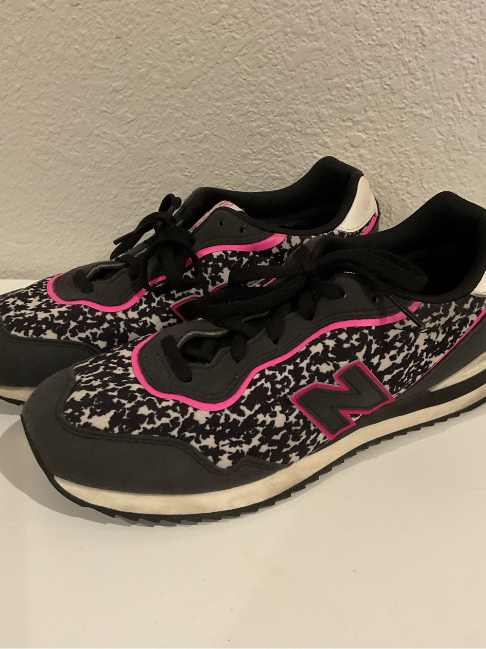 New Balance sola sleek Kids Black and Pink camo print Sneakers running shoes